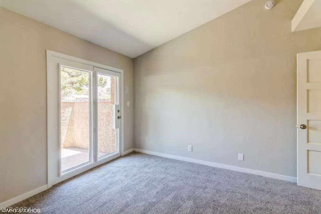 7373 Mission Hills, Las Vegas, NV 89113