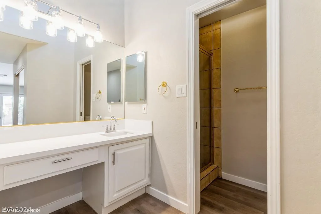 7373 Mission Hills, Las Vegas, NV 89113