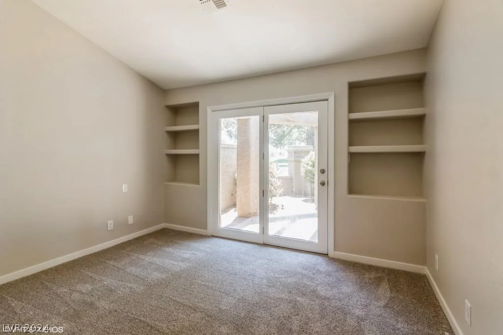 7373 Mission Hills, Las Vegas, NV 89113