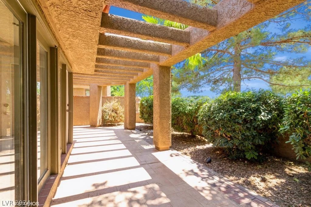 7373 Mission Hills, Las Vegas, NV 89113