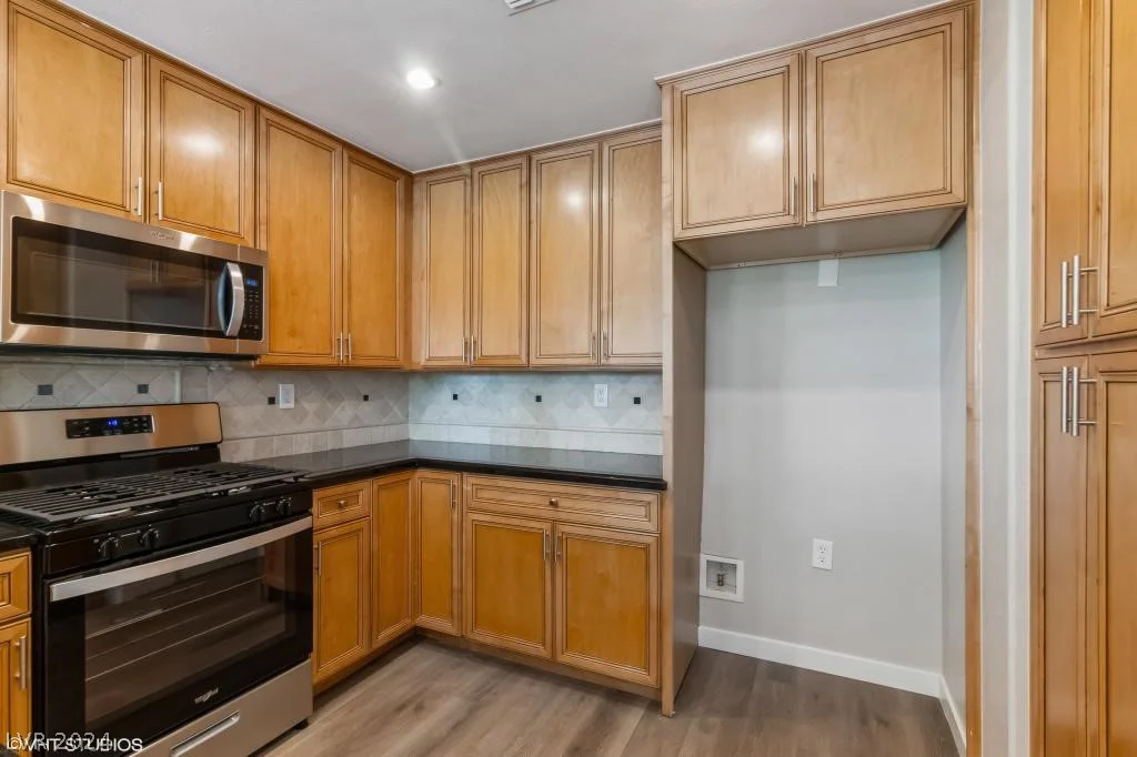 7373 Mission Hills, Las Vegas, NV 89113