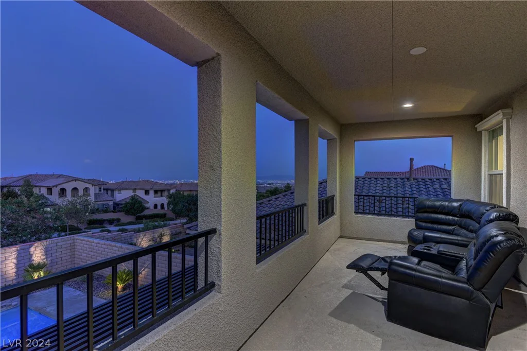 426 Port Reggio, Las Vegas, NV 89138