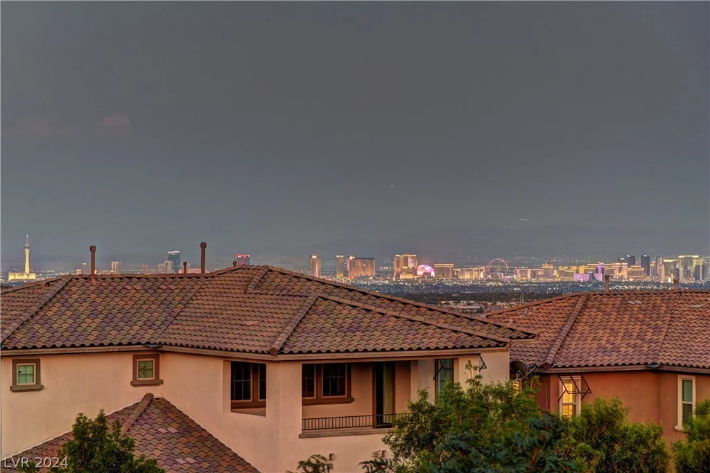 426 Port Reggio, Las Vegas, NV 89138