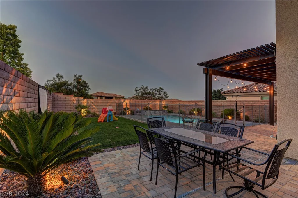 426 Port Reggio, Las Vegas, NV 89138