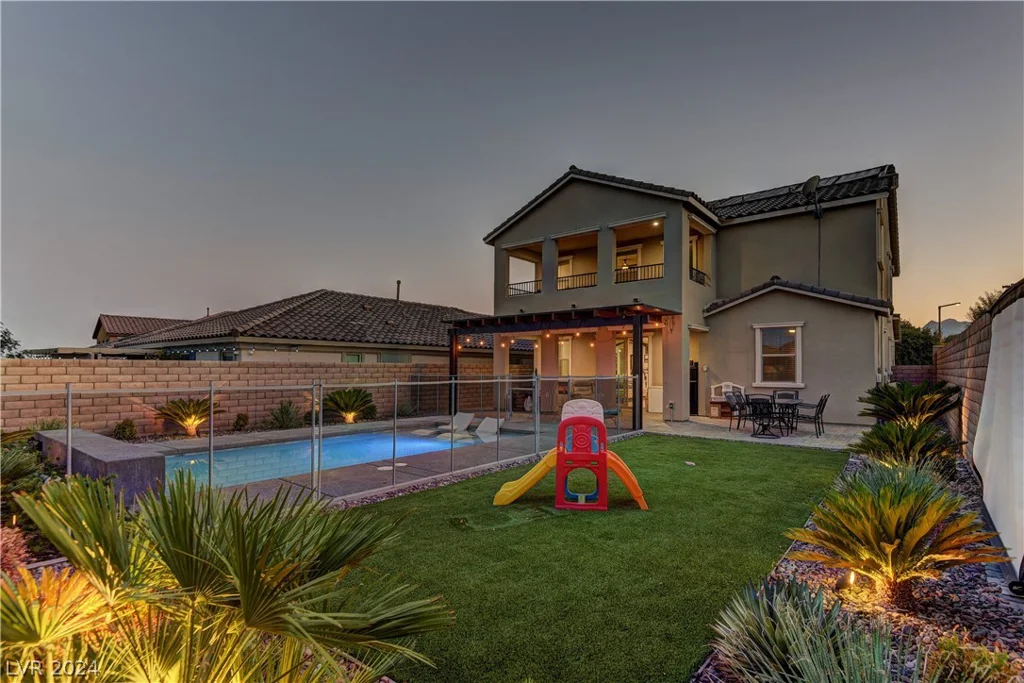 426 Port Reggio, Las Vegas, NV 89138