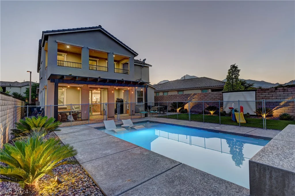 426 Port Reggio, Las Vegas, NV 89138