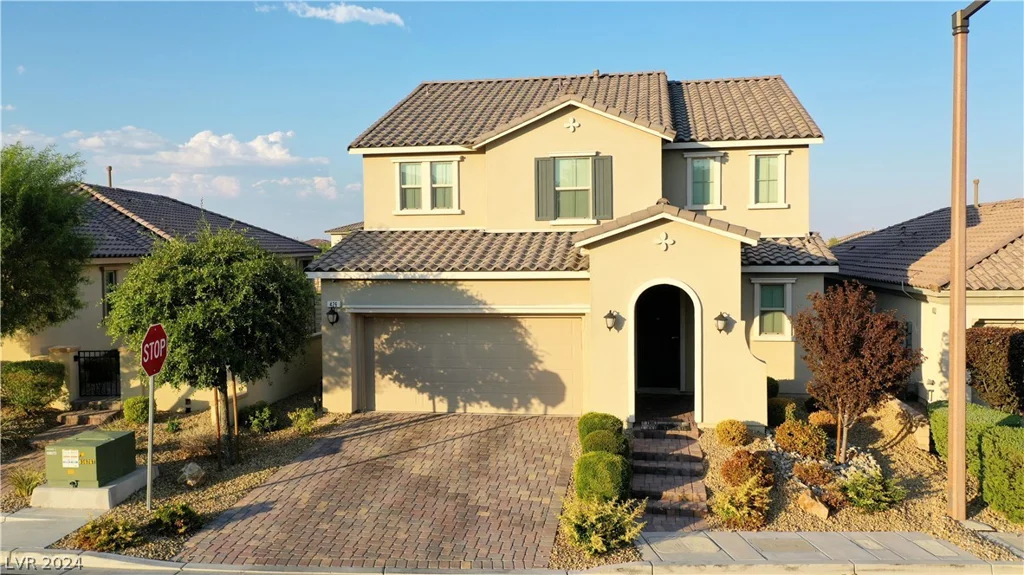 426 Port Reggio, Las Vegas, NV 89138
