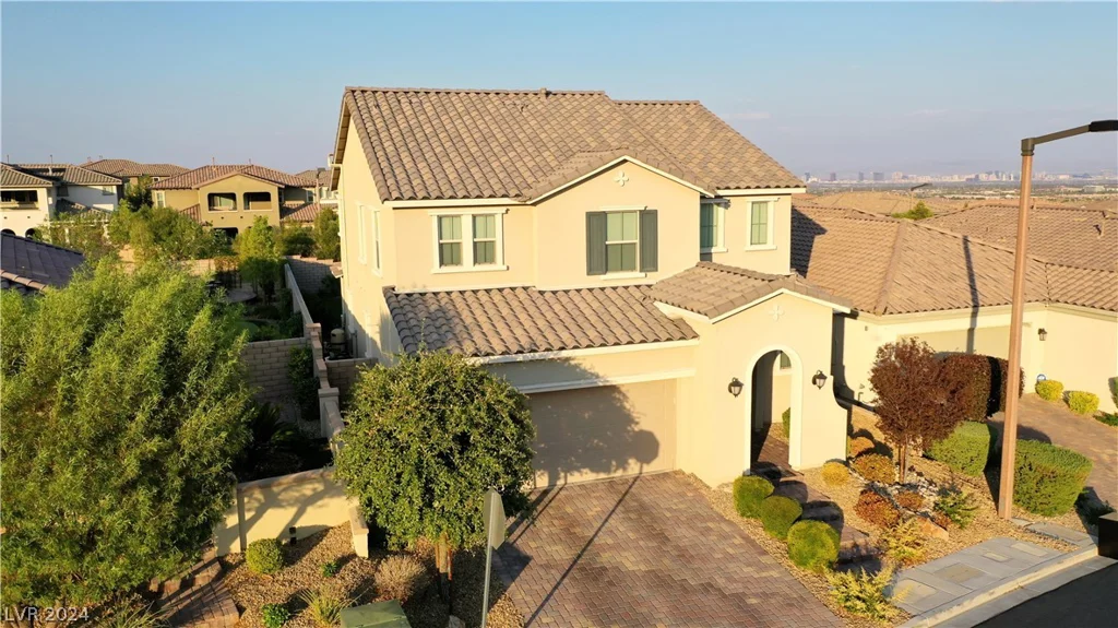426 Port Reggio, Las Vegas, NV 89138