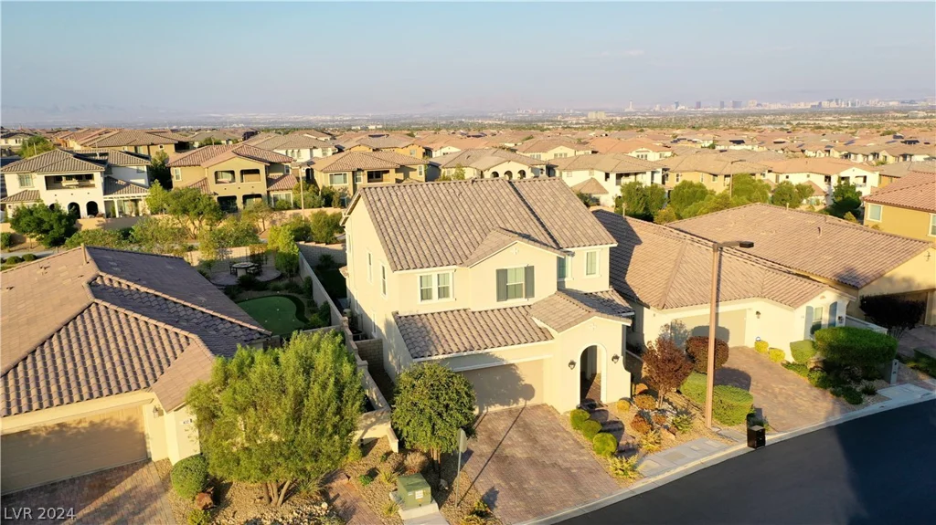 426 Port Reggio, Las Vegas, NV 89138
