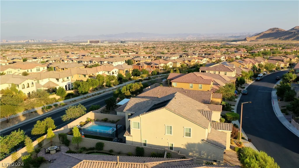 426 Port Reggio, Las Vegas, NV 89138