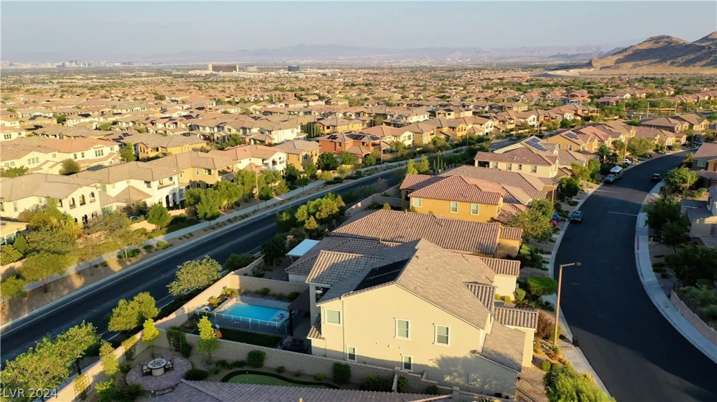 426 Port Reggio, Las Vegas, NV 89138