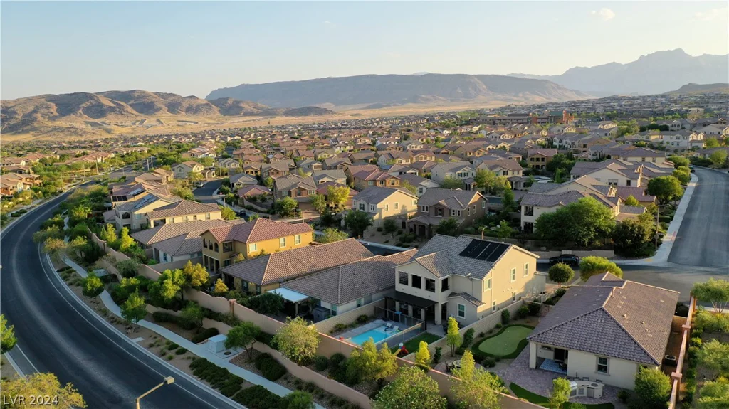 426 Port Reggio, Las Vegas, NV 89138