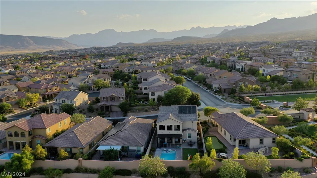 426 Port Reggio, Las Vegas, NV 89138