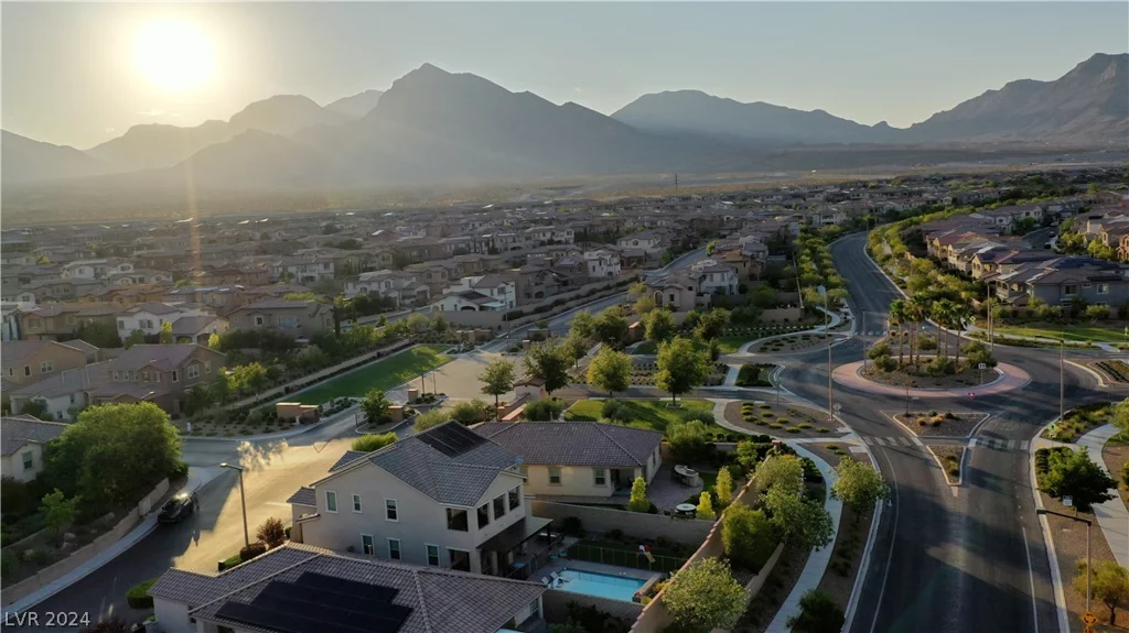 426 Port Reggio, Las Vegas, NV 89138