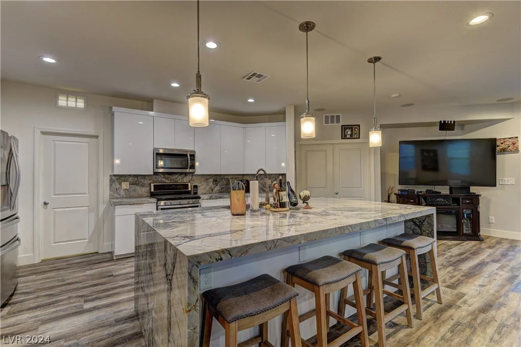 426 Port Reggio, Las Vegas, NV 89138