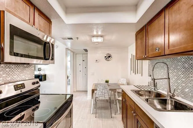 4200 Valley View, Las Vegas, NV 89103