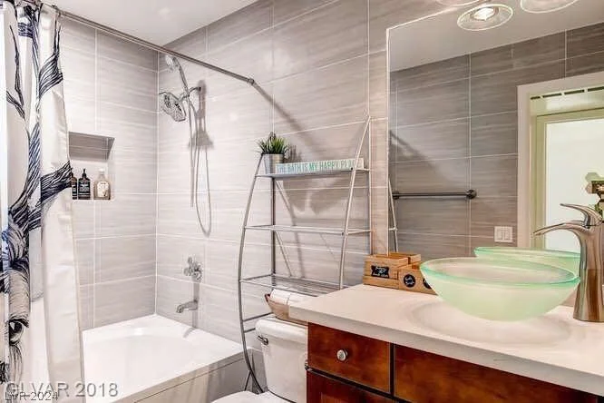 4200 Valley View, Las Vegas, NV 89103