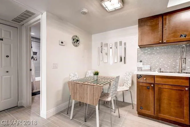 4200 Valley View, Las Vegas, NV 89103