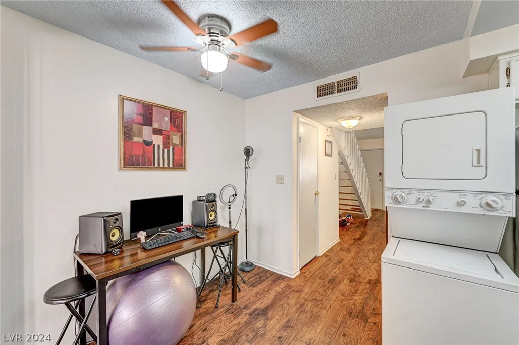 4770 Topaz, Las Vegas, NV 89121