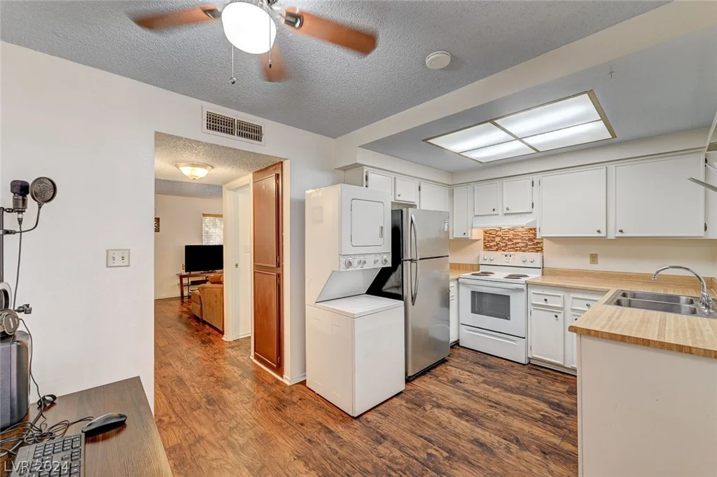 4770 Topaz, Las Vegas, NV 89121
