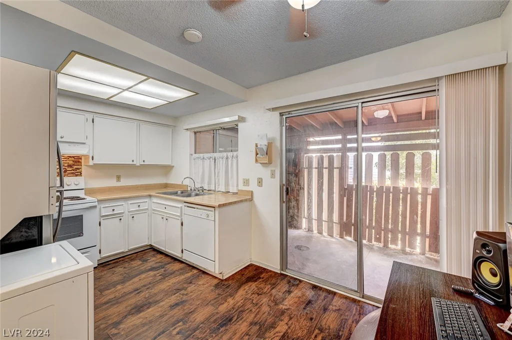 4770 Topaz, Las Vegas, NV 89121