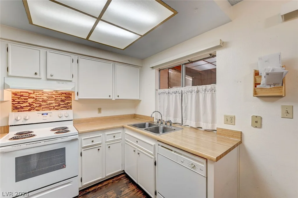 4770 Topaz, Las Vegas, NV 89121