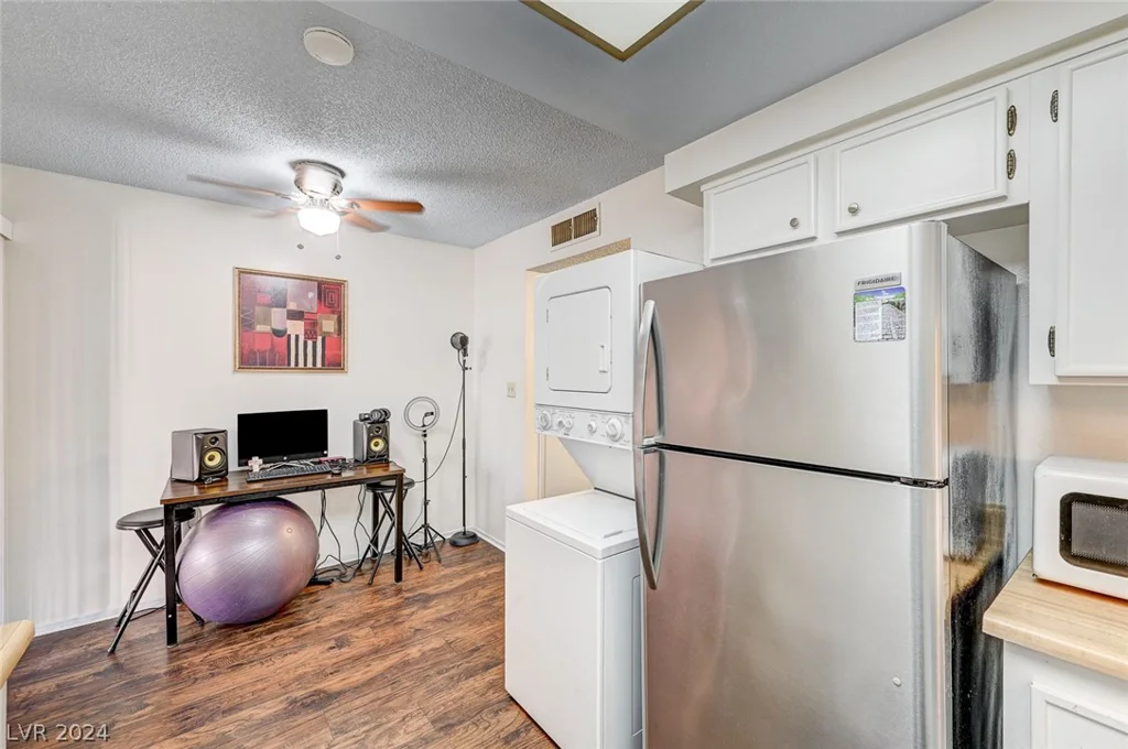 4770 Topaz, Las Vegas, NV 89121