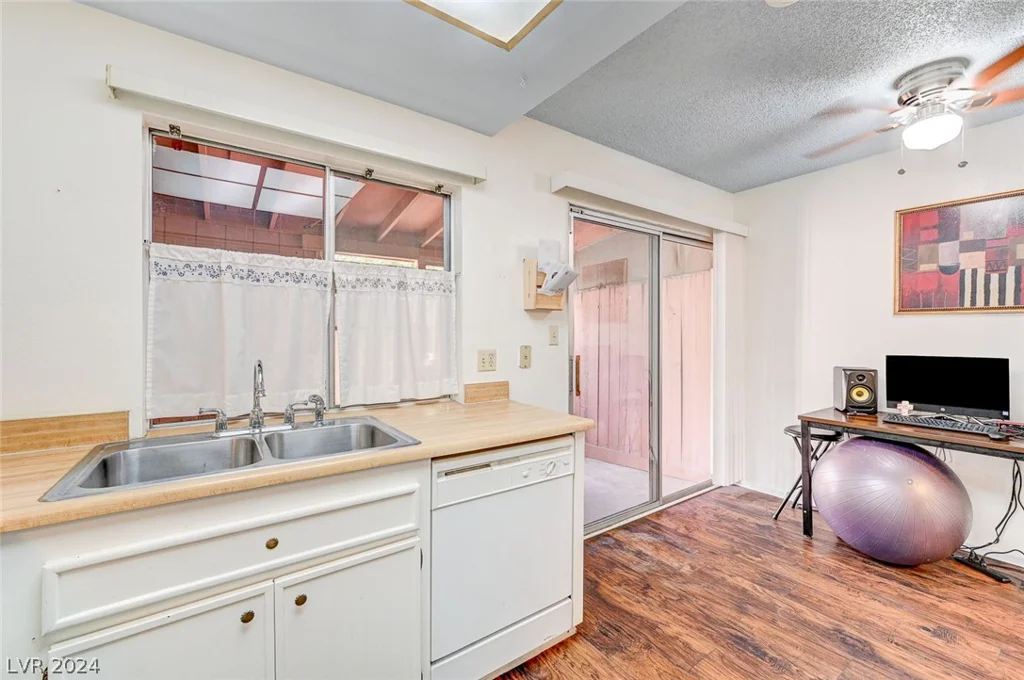 4770 Topaz, Las Vegas, NV 89121