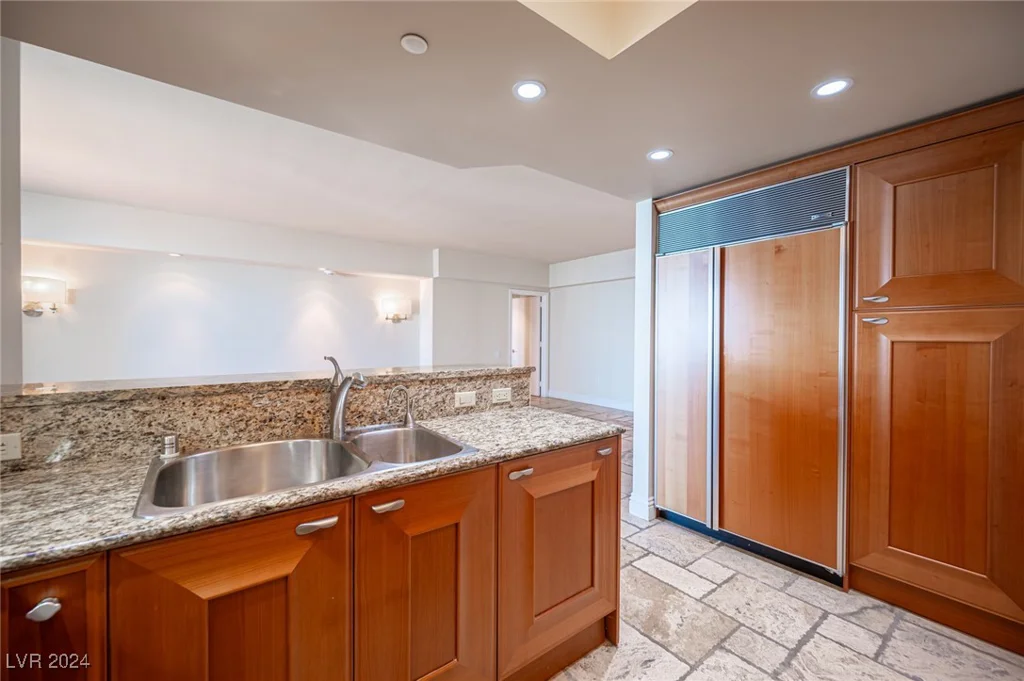 2777 Paradise, Las Vegas, NV 89109
