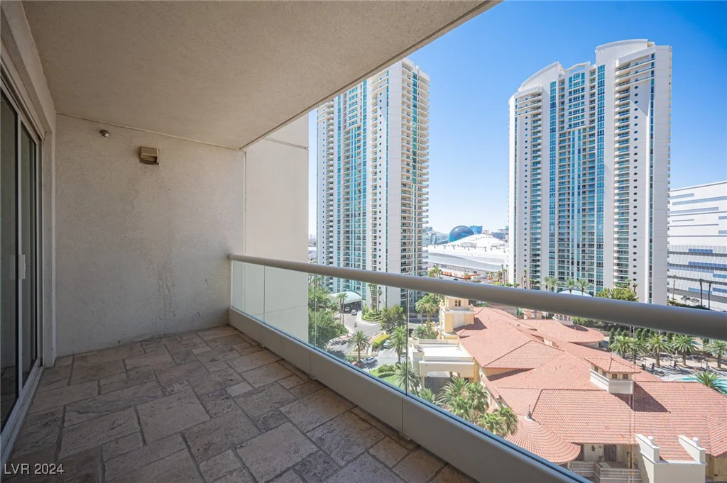 2777 Paradise, Las Vegas, NV 89109