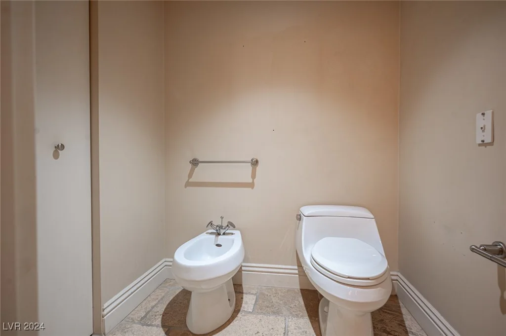 2777 Paradise, Las Vegas, NV 89109