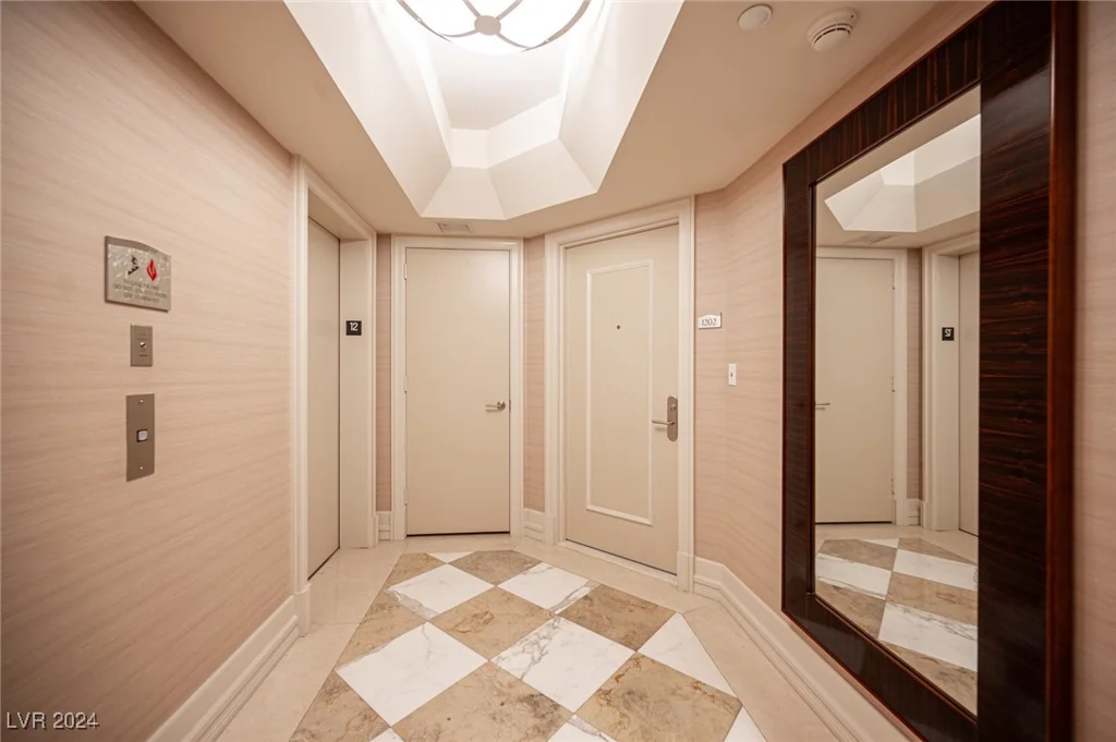 2777 Paradise, Las Vegas, NV 89109