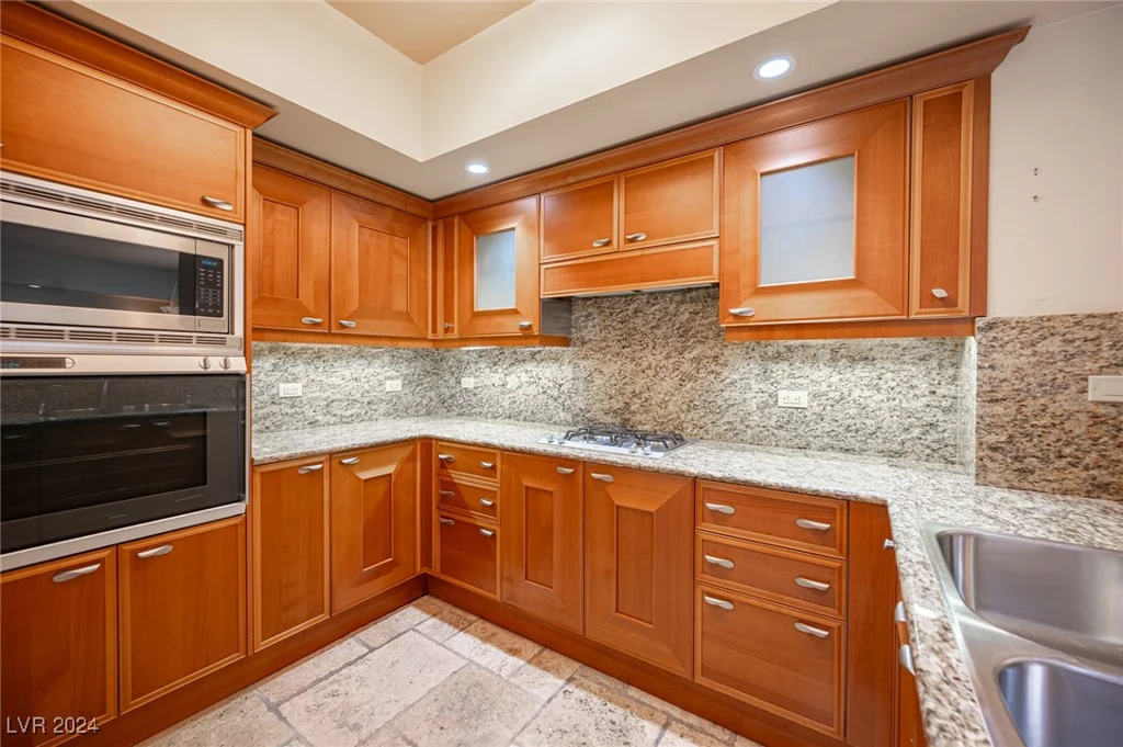 2777 Paradise, Las Vegas, NV 89109