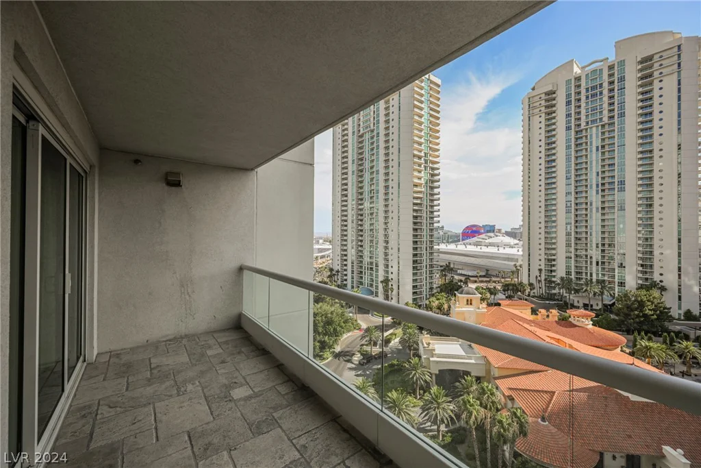 2777 Paradise, Las Vegas, NV 89109