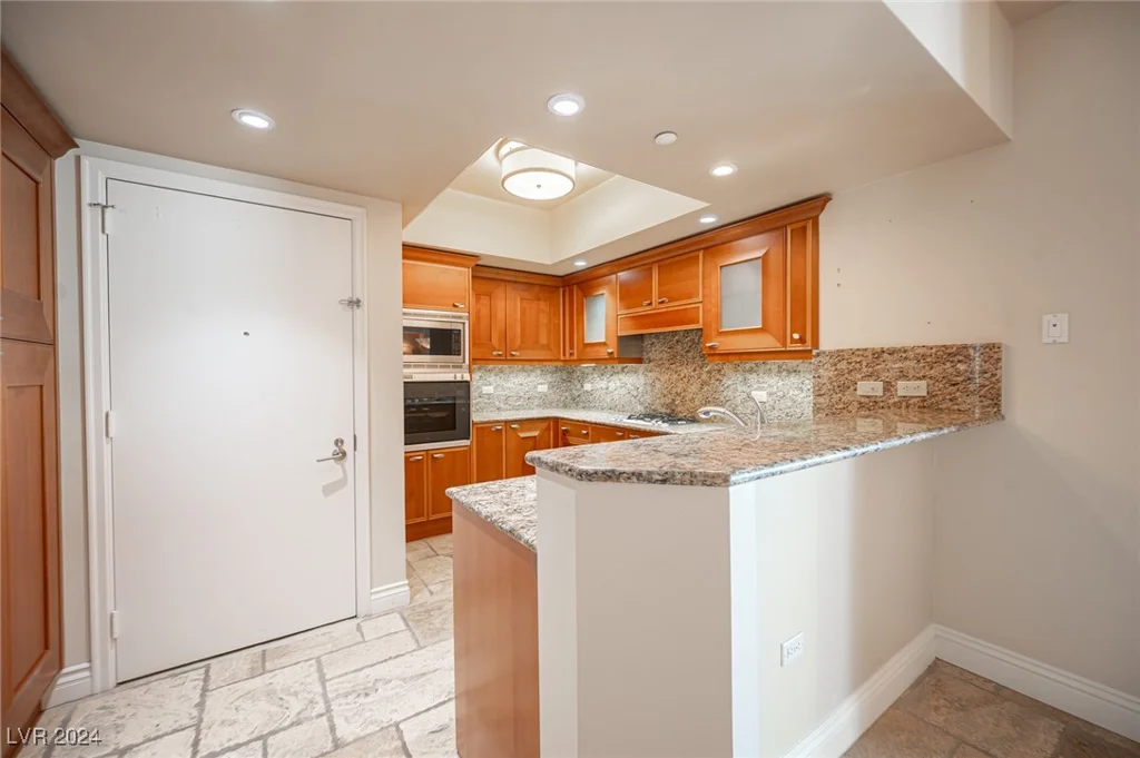 2777 Paradise, Las Vegas, NV 89109