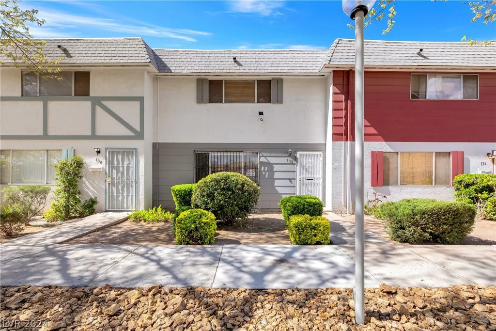 132 Greenbriar Townhouse, Las Vegas, NV 89121