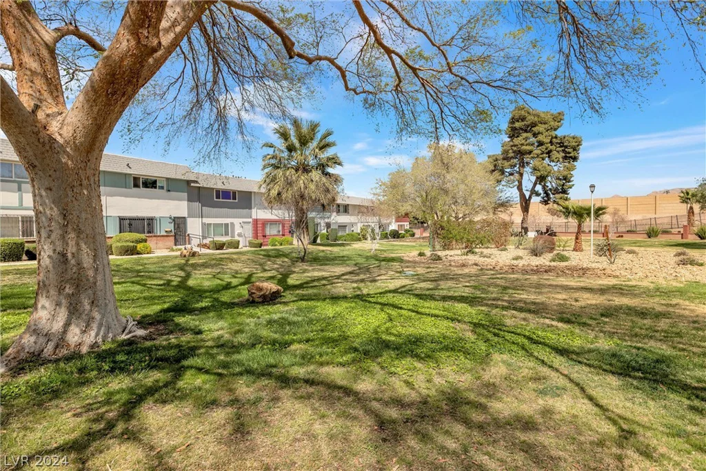 132 Greenbriar Townhouse, Las Vegas, NV 89121