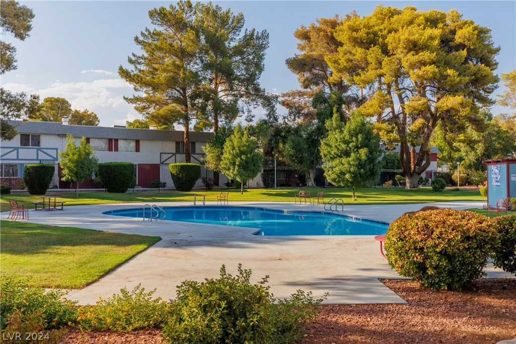 132 Greenbriar Townhouse, Las Vegas, NV 89121