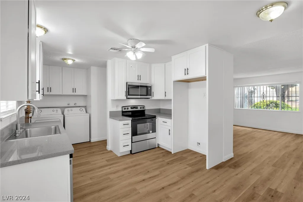 132 Greenbriar Townhouse, Las Vegas, NV 89121