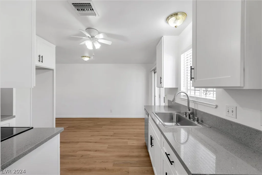 132 Greenbriar Townhouse, Las Vegas, NV 89121