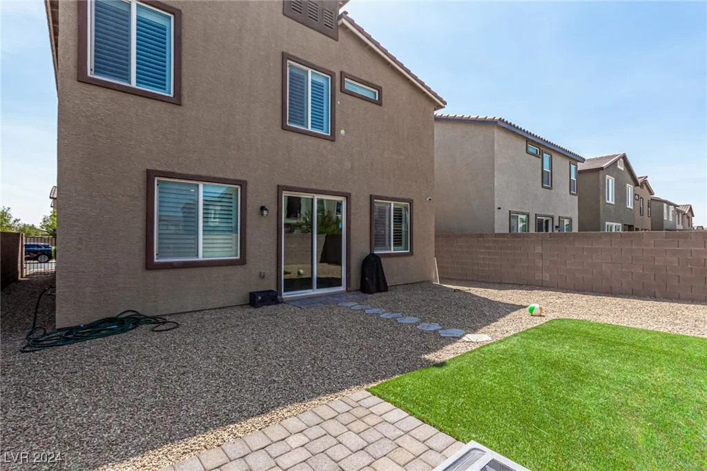 7345 Dazzle Point, North Las Vegas, NV 89084