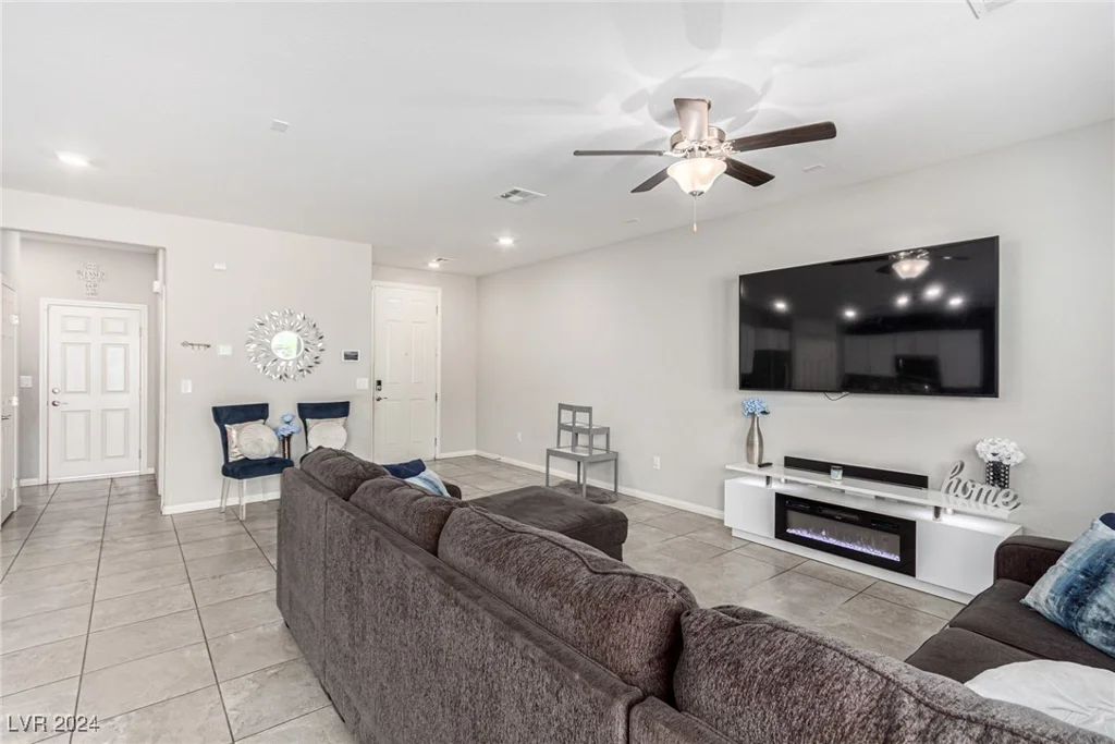 7345 Dazzle Point, North Las Vegas, NV 89084