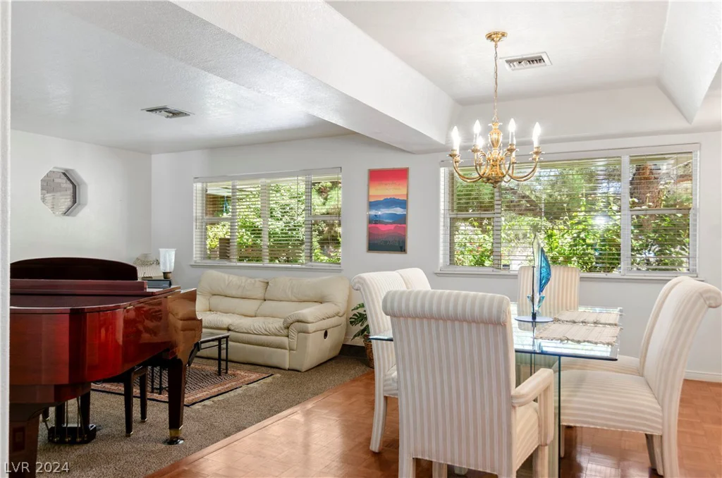 8245 Helena, Las Vegas, NV 89129