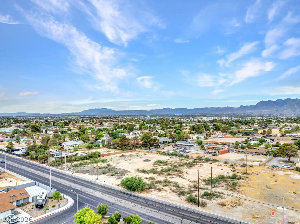 oojones Jone, Las Vegas, NV 89108