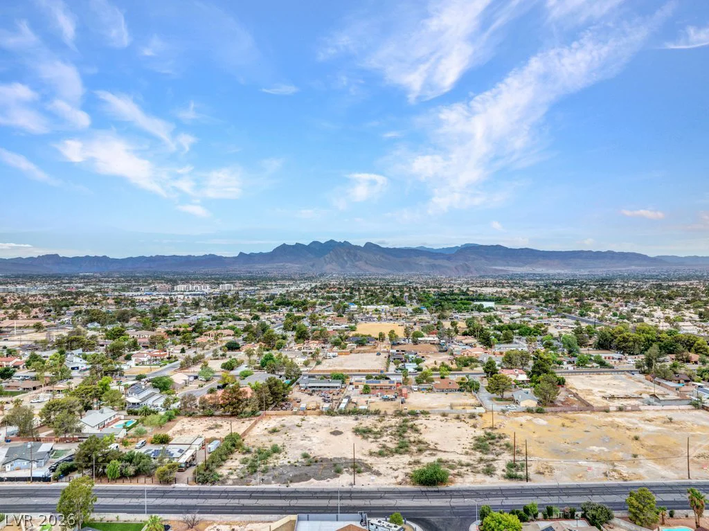 oojones Jone, Las Vegas, NV 89108