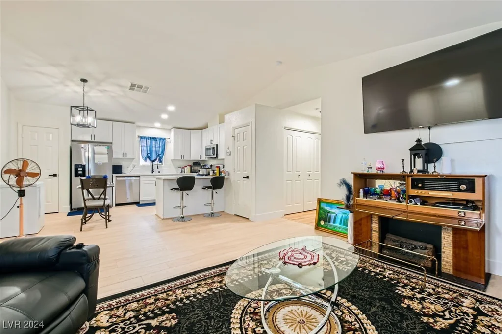 475 Merlayne, Henderson, NV 89011