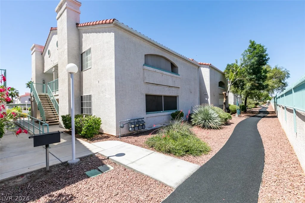 2725 Nellis, Las Vegas, NV 89121