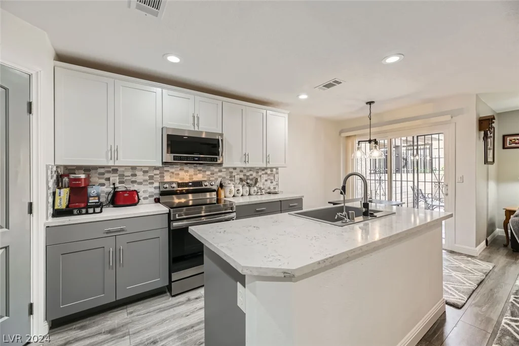 5102 Village, Las Vegas, NV 89142