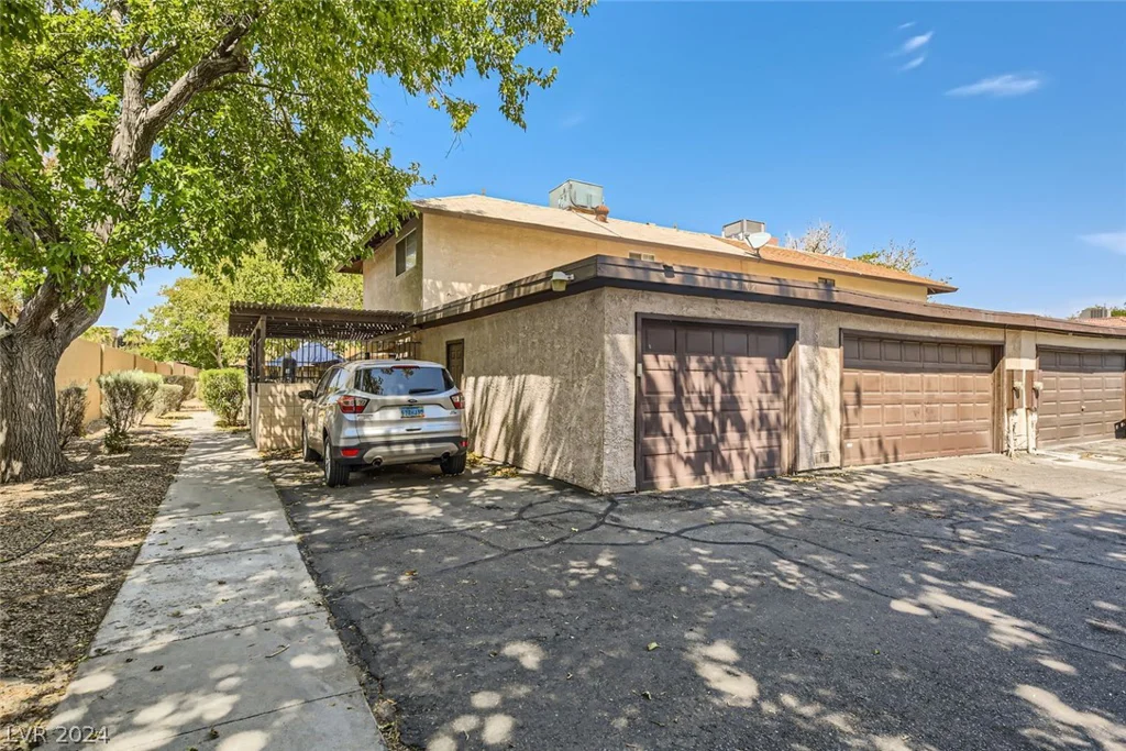 5102 Village, Las Vegas, NV 89142