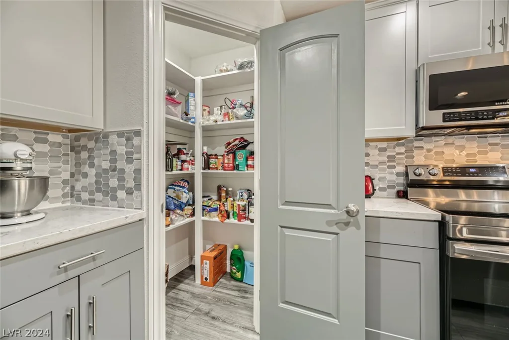 5102 Village, Las Vegas, NV 89142